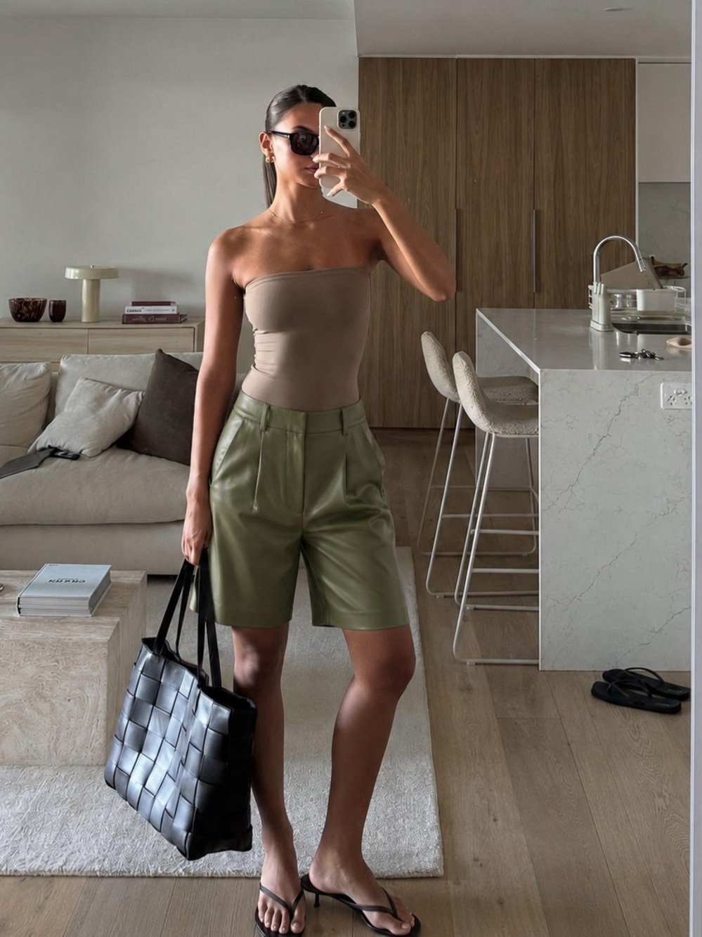 Wilfred Aritzia Faux Leather Bermuda Shorts Olive Green 00